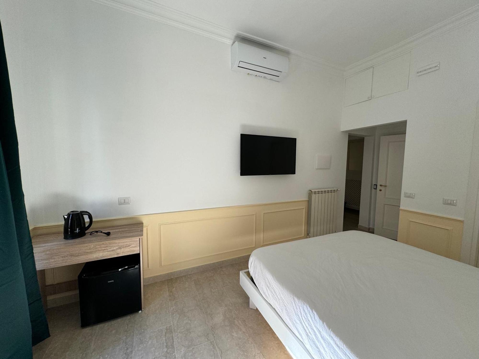 Costantino Rooms Rome Exterior photo